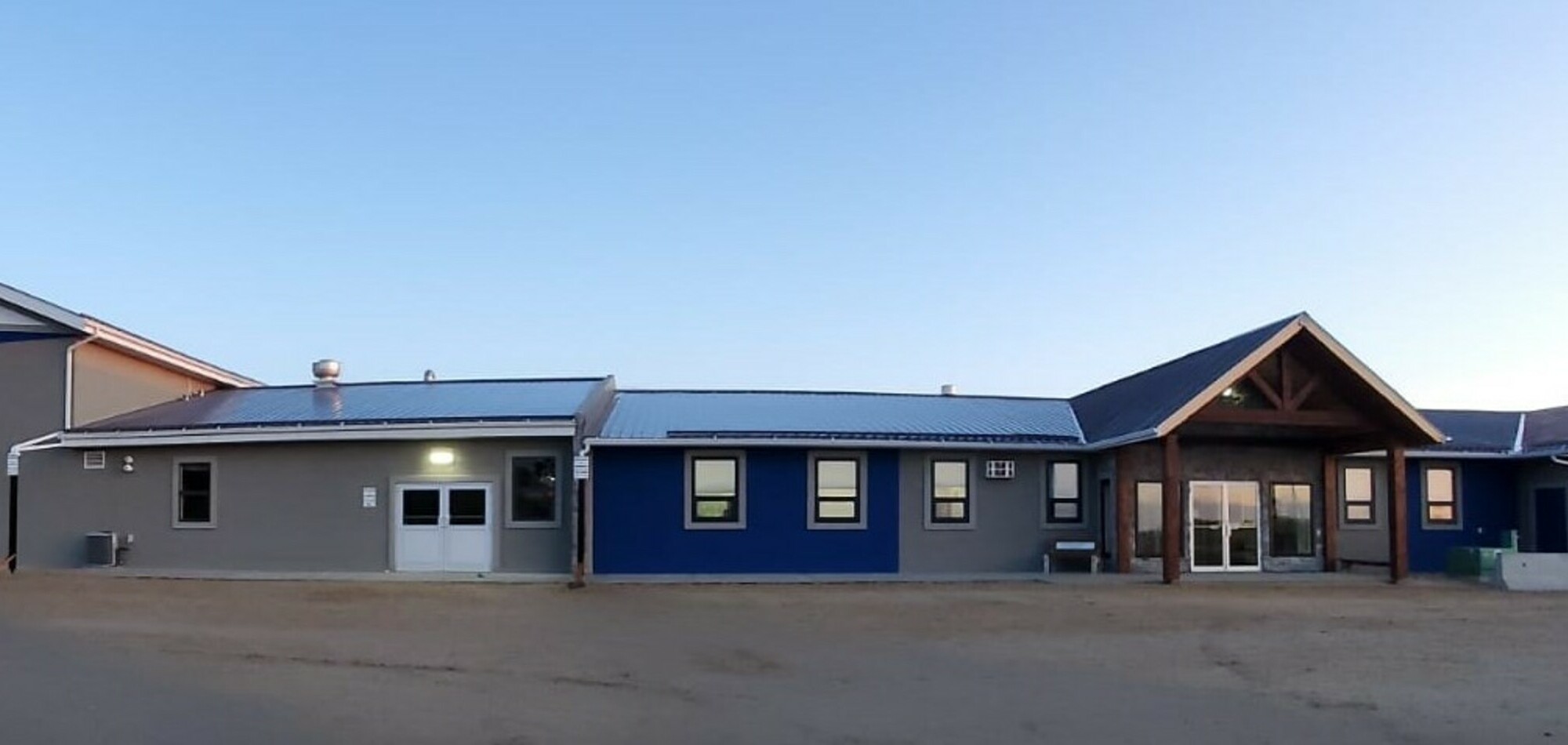 Picture of the front of Covenant Canadian Reformed School